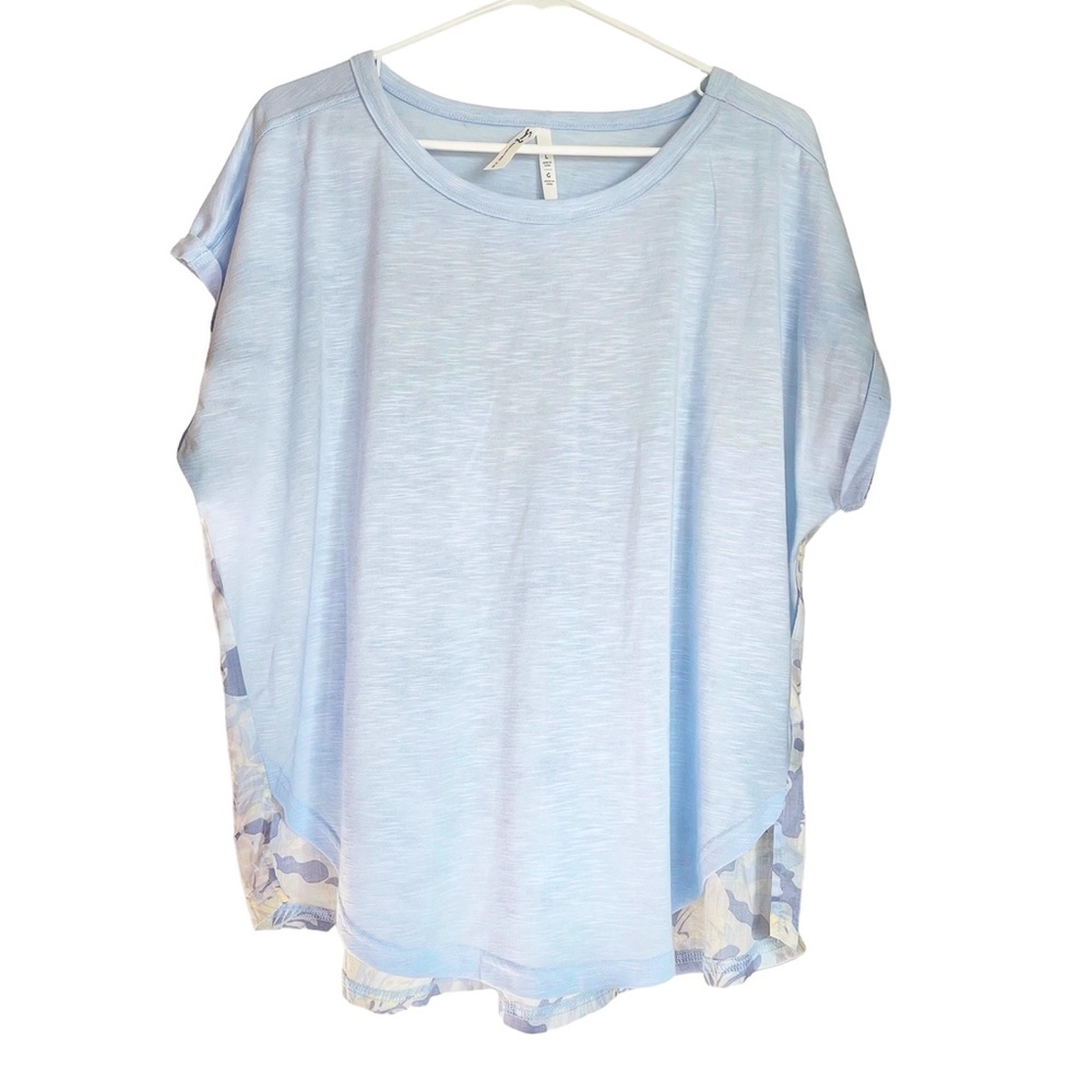 New Seven7 Blue Women’s top Floral on Back Sz L/G‎